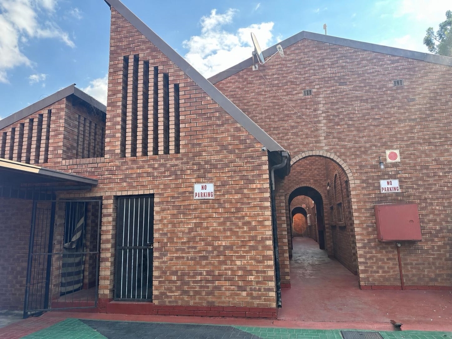 2 Bedroom Property for Sale in Rustenburg Central North West